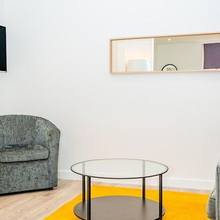 Central Serviced Apartments - 2 Bedroom - Walk Away From City Centre & Universities - Sleeps 4 - 3 X Double Beds - Smart Tvs In All Rooms - Short Term Stays Welcome - Walk Away From Train & Bus Station - Preferred Location For Short Stay In Dundee Buitenkant foto