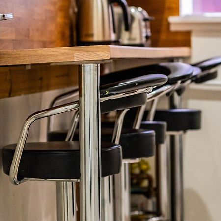 Central Serviced Apartments - 2 Bedroom - Walk Away From City Centre & Universities - Sleeps 4 - 3 X Double Beds - Smart Tvs In All Rooms - Short Term Stays Welcome - Walk Away From Train & Bus Station - Preferred Location For Short Stay In Dundee Buitenkant foto