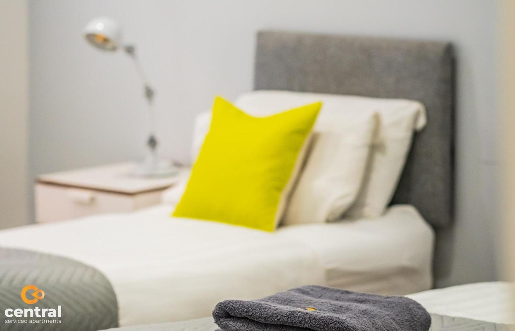 Central Serviced Apartments - 2 Bedroom - Walk Away From City Centre & Universities - Sleeps 4 - 3 X Double Beds - Smart Tvs In All Rooms - Short Term Stays Welcome - Walk Away From Train & Bus Station - Preferred Location For Short Stay In Dundee Buitenkant foto
